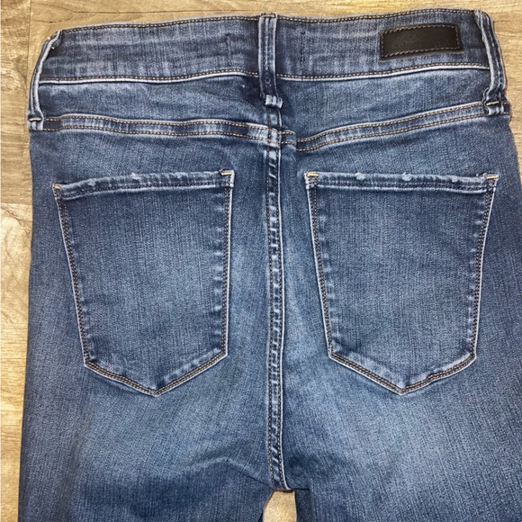 A&F Simone High Rise Super Skinny Distressed Mid wash Size 0/25 - Picture 6 of 8